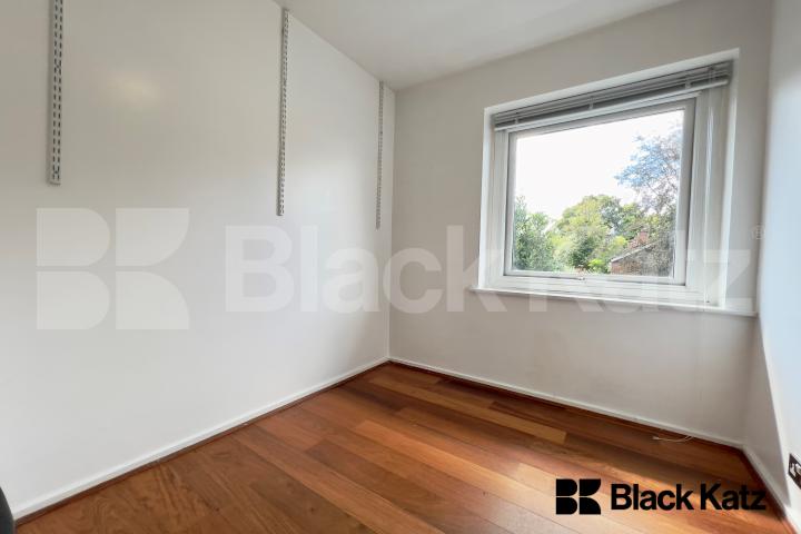 Superb 4 Bed with over 2050 Sq. Ft. of living & entertaining space Rockwell Gardens , Dulwich / Crystal Palace / Gipsy Hill Borders